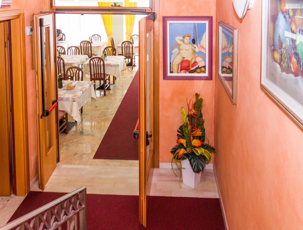 Hotel Simplon Μπελάρια-Ιτζέα Μαρίνα Εξωτερικό φωτογραφία
